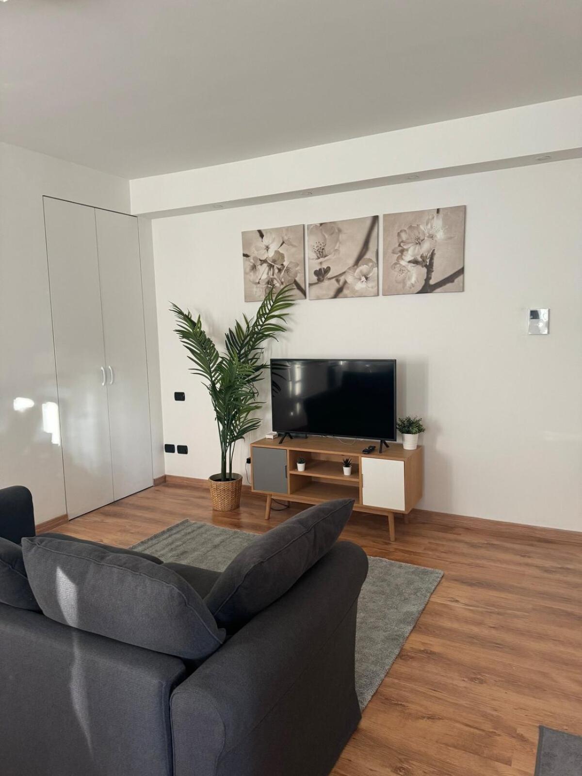 Design On Navigli Apartment Milan